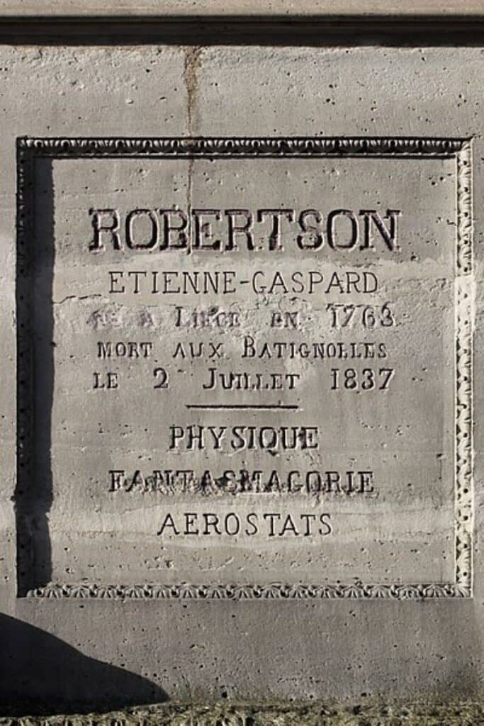 Etienne Gaspard Robert grave