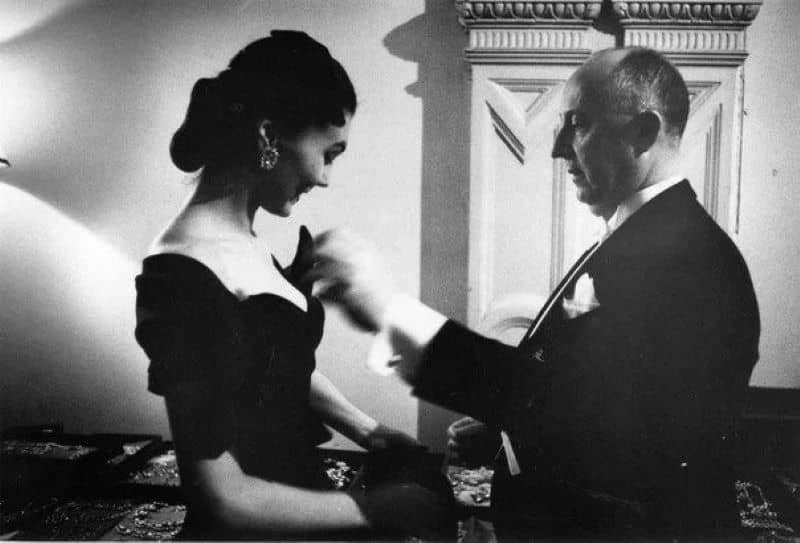 Dior dressing his muse