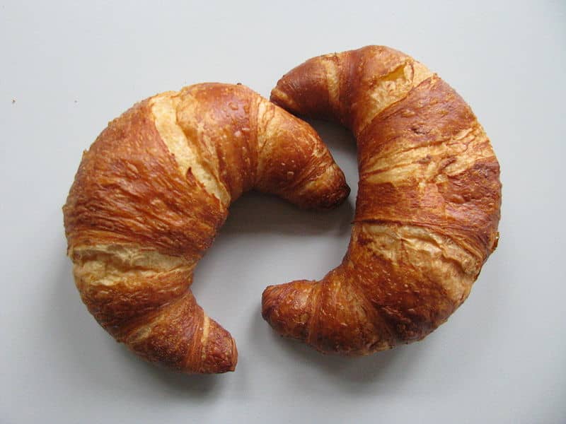 where to find the best croissants in paris